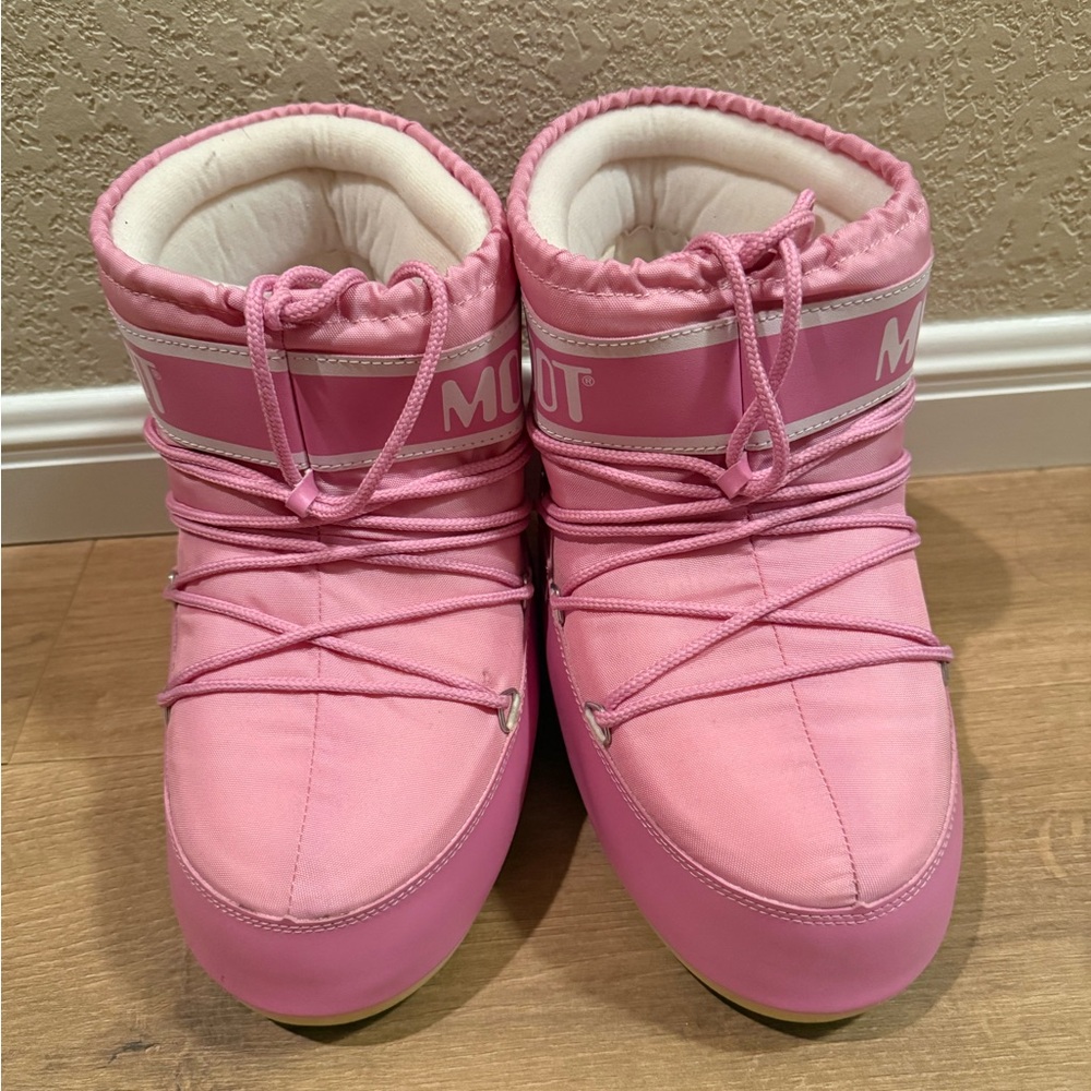 Moon Boot Light Pink Winter Footwear